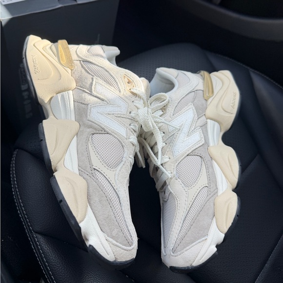 New Balance 9060 | Linen / Timberwolf | W 7.5 - Picture 7 of 10